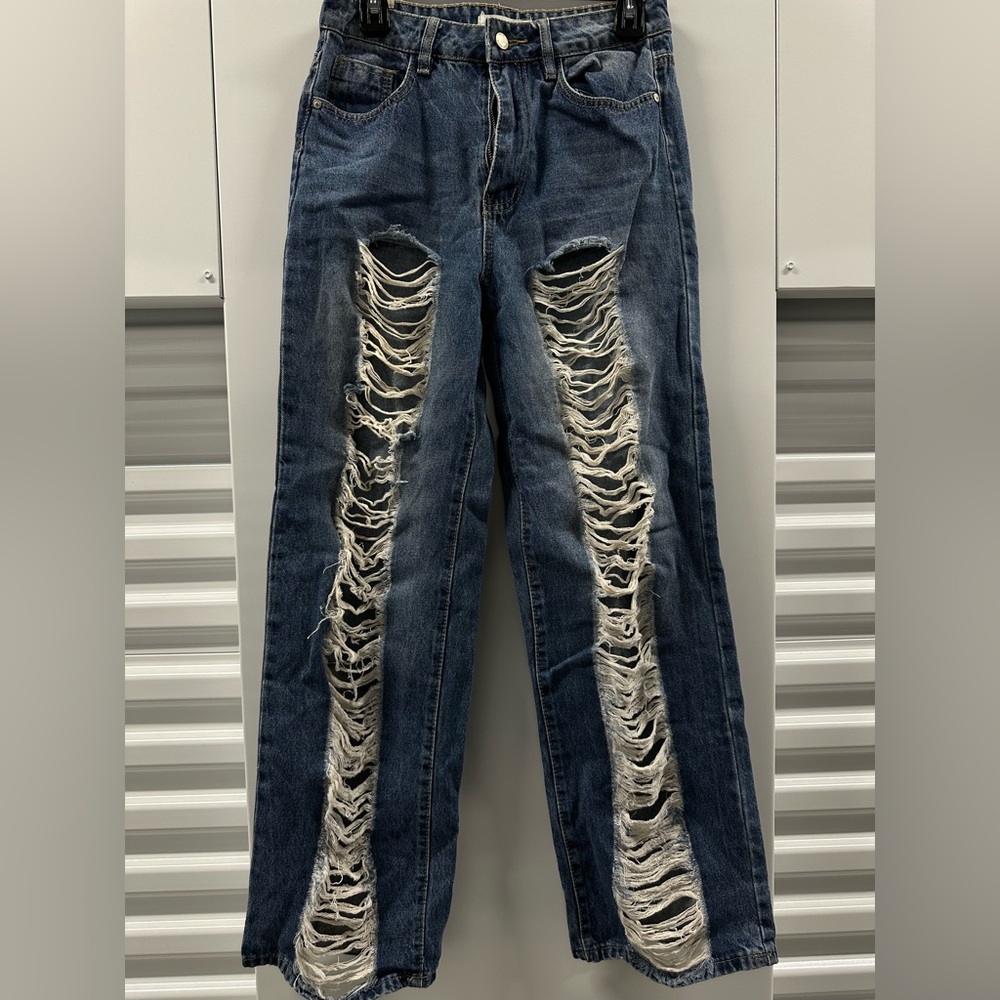 Blue Boyfriend Jeans with Distressed Detailing